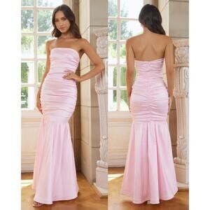 NWT Dear Emilia by Hello Molly Under The Chandelier Strapless Maxi Dress Pink M